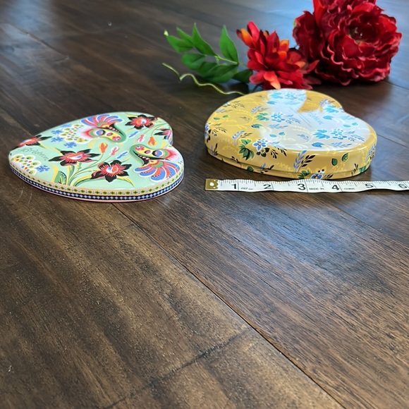 Heart Shaped Brighton Collection Tin Medium Size - Picture 11 of 16